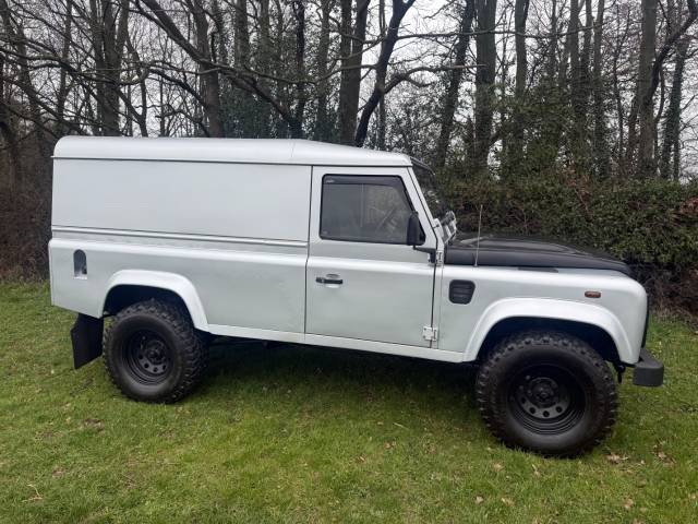 2011 Land Rover Defender 110 2.4 Hard Top TDCi